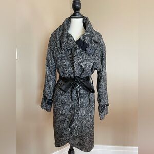 Rinascimento coat, made in Italy. Worn once.